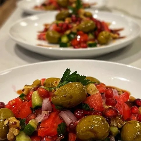 Image alt description