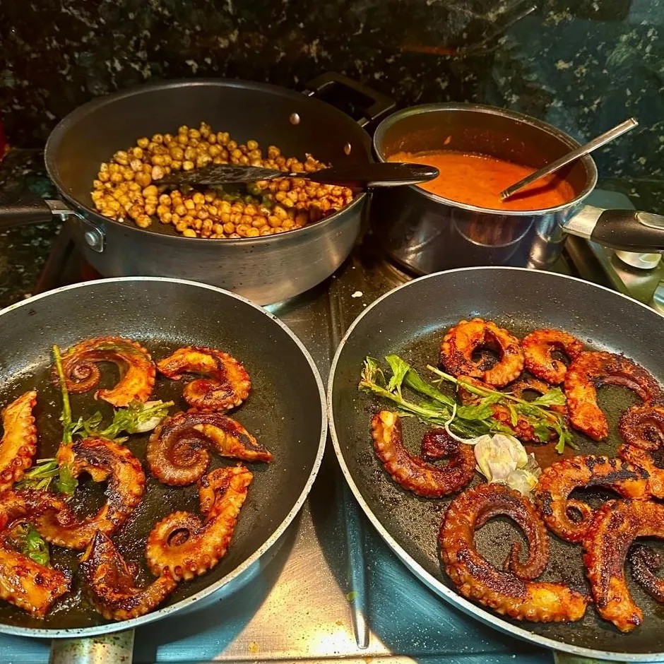 Image alt description