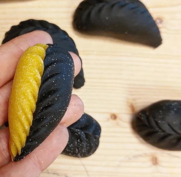 Image alt description