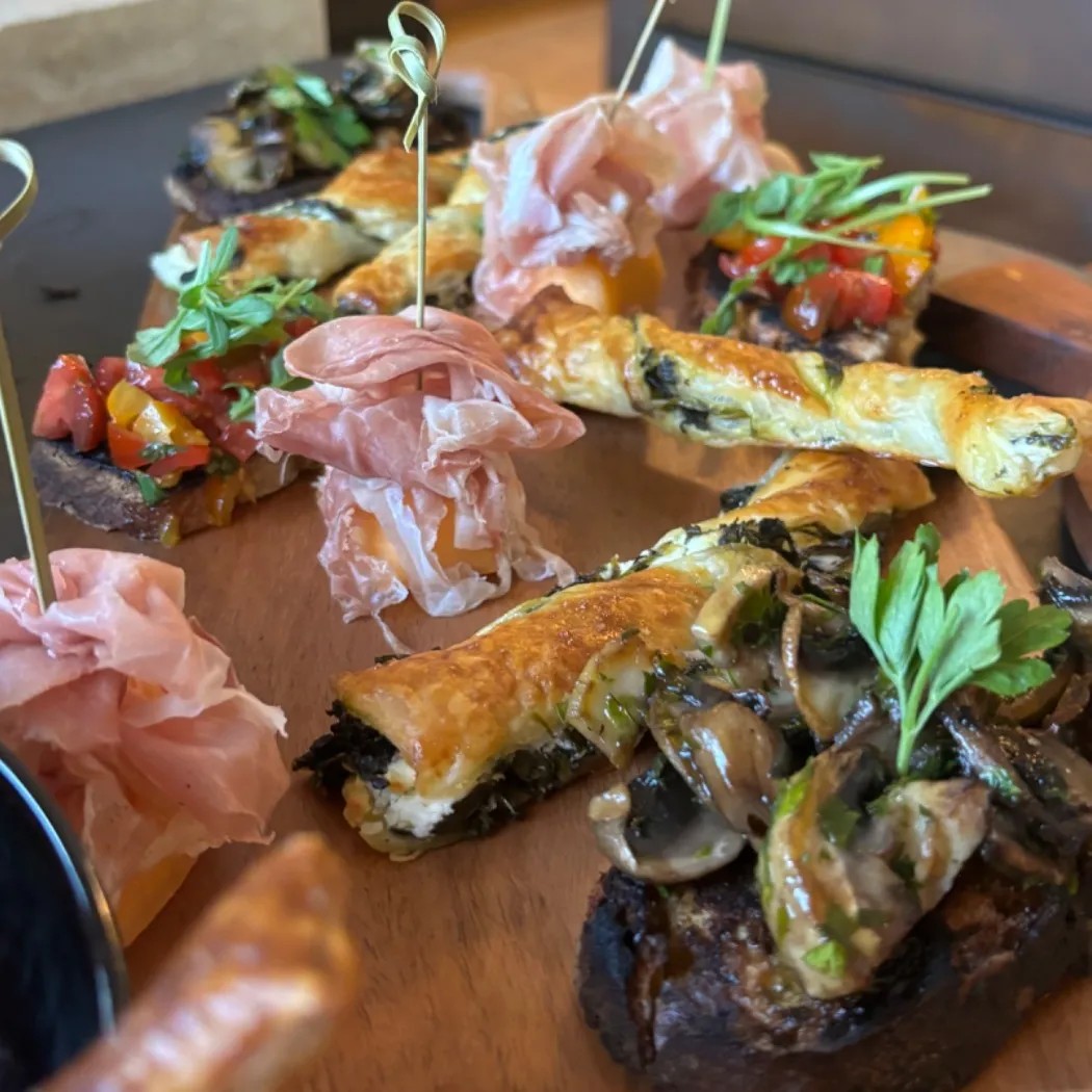 Image alt description