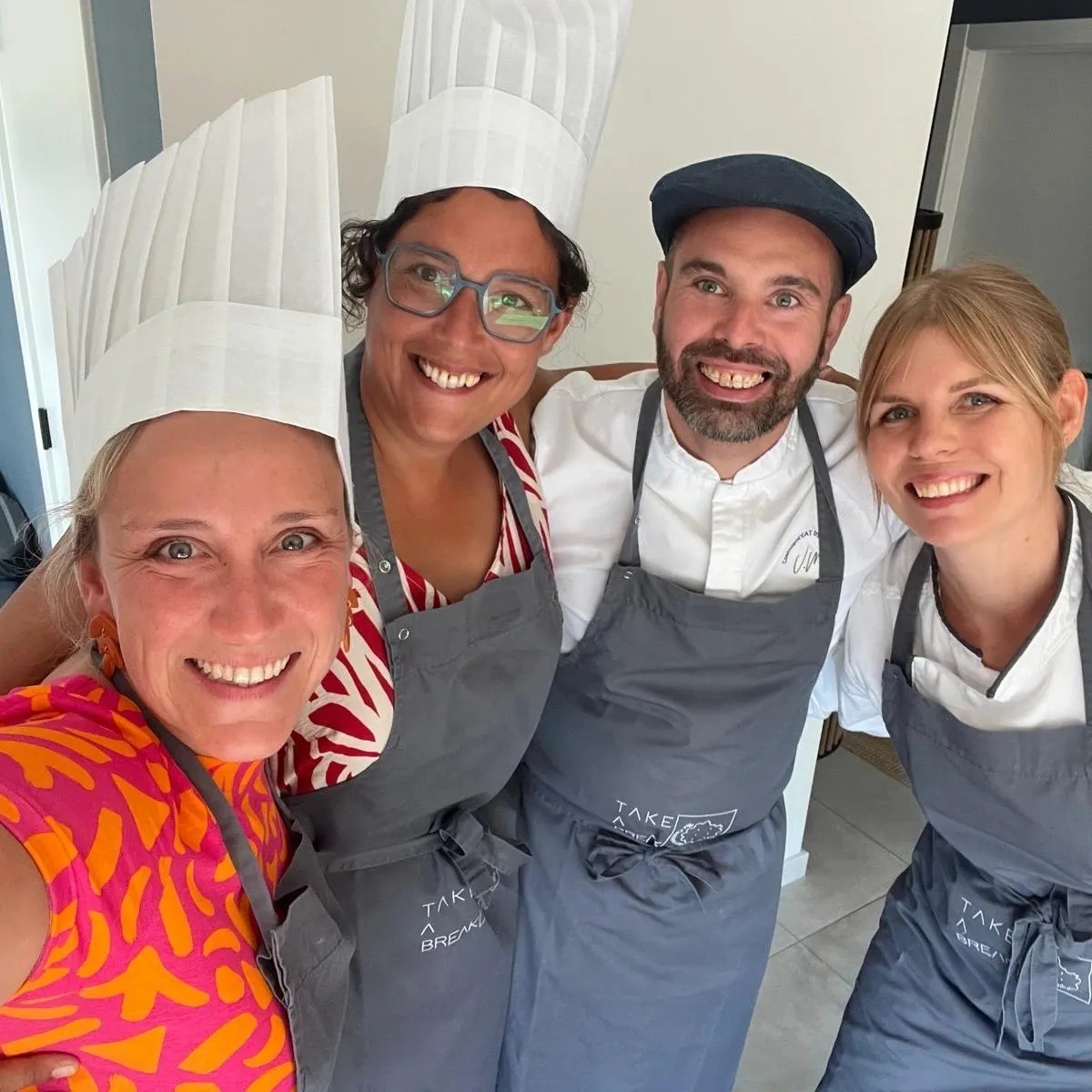 Image alt description