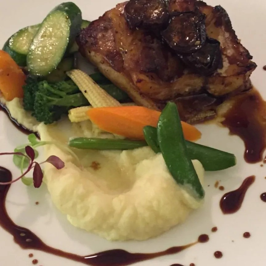 Image alt description