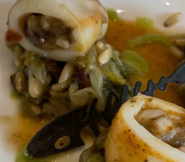 Image alt description