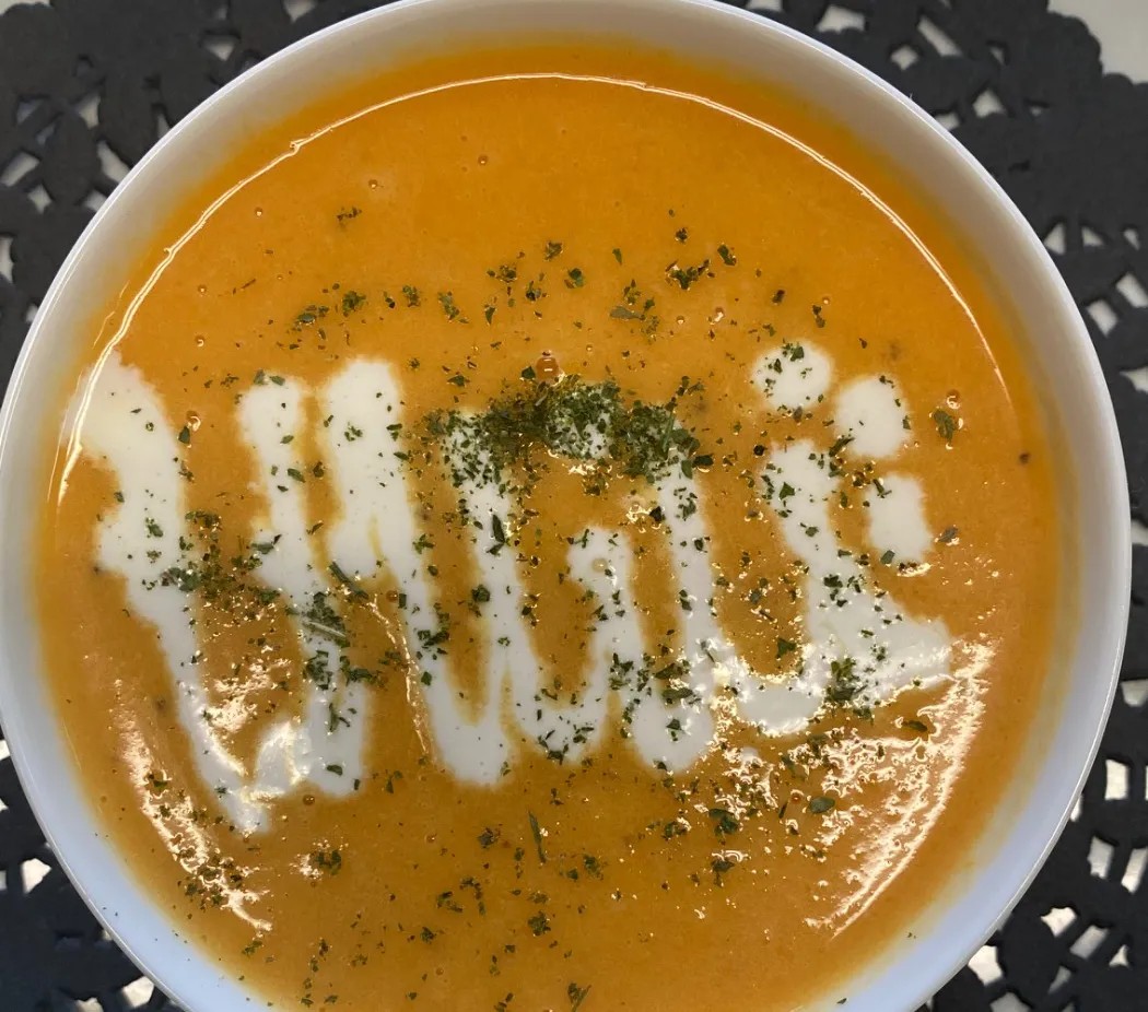 Image alt description