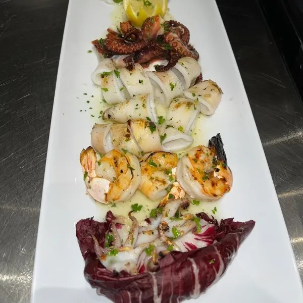 Image alt description