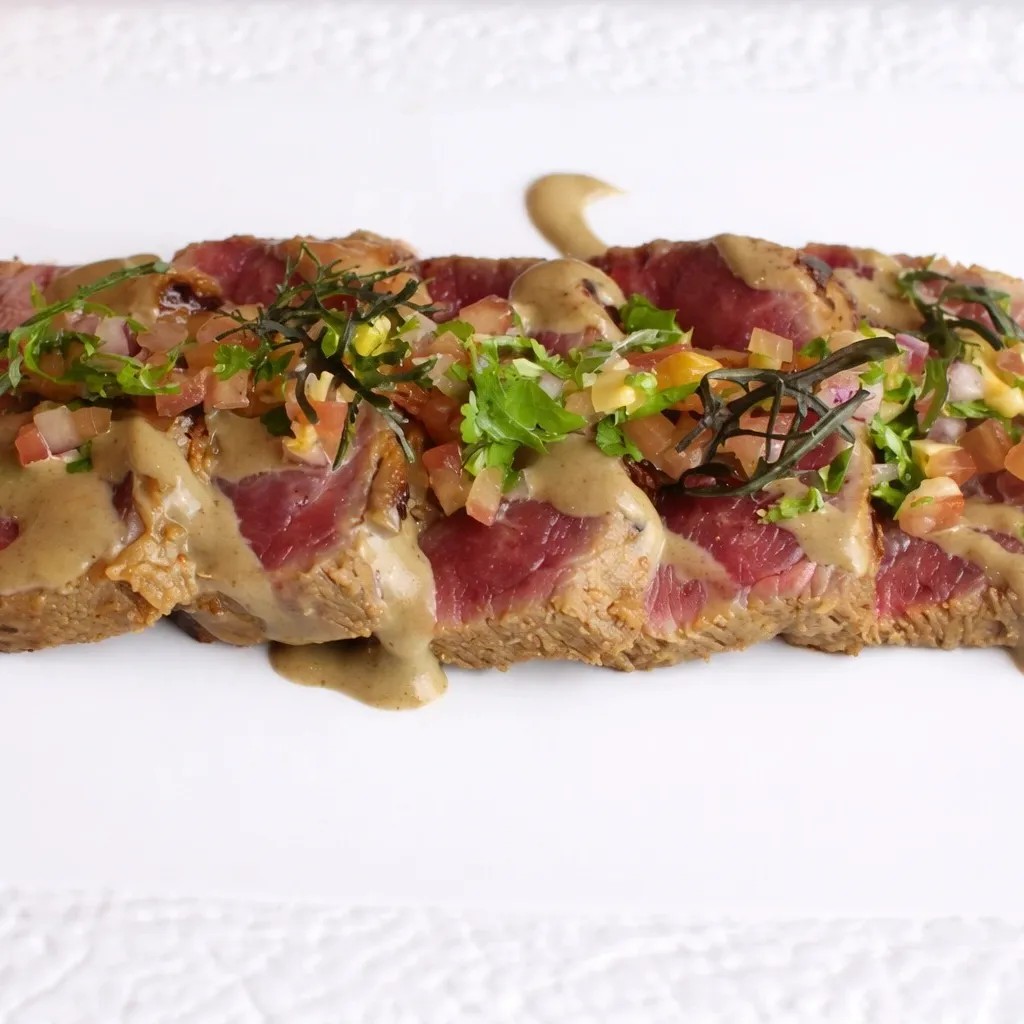 Image alt description