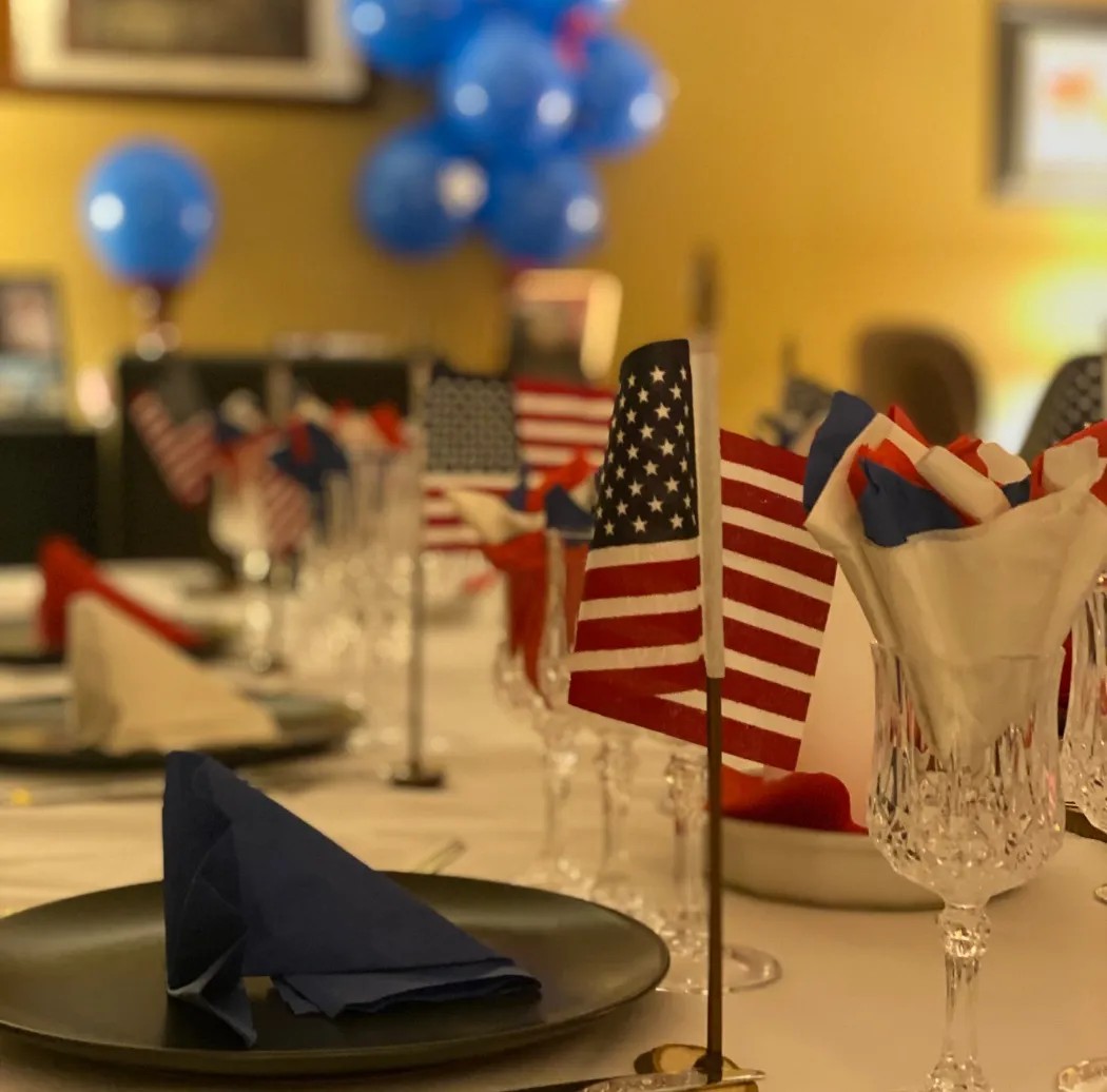 Image alt description