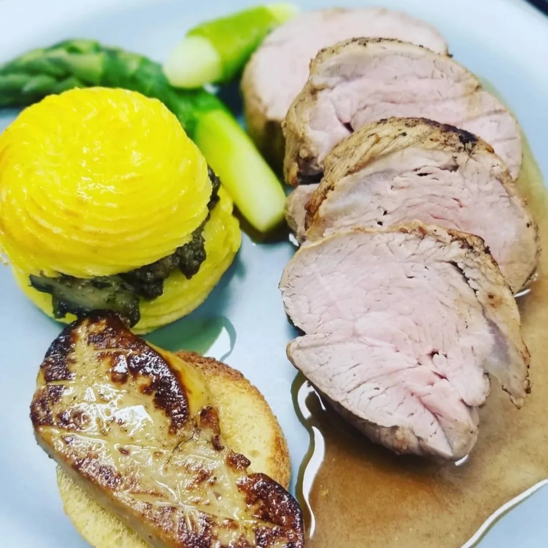 Image alt description