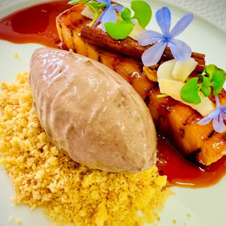 Image alt description