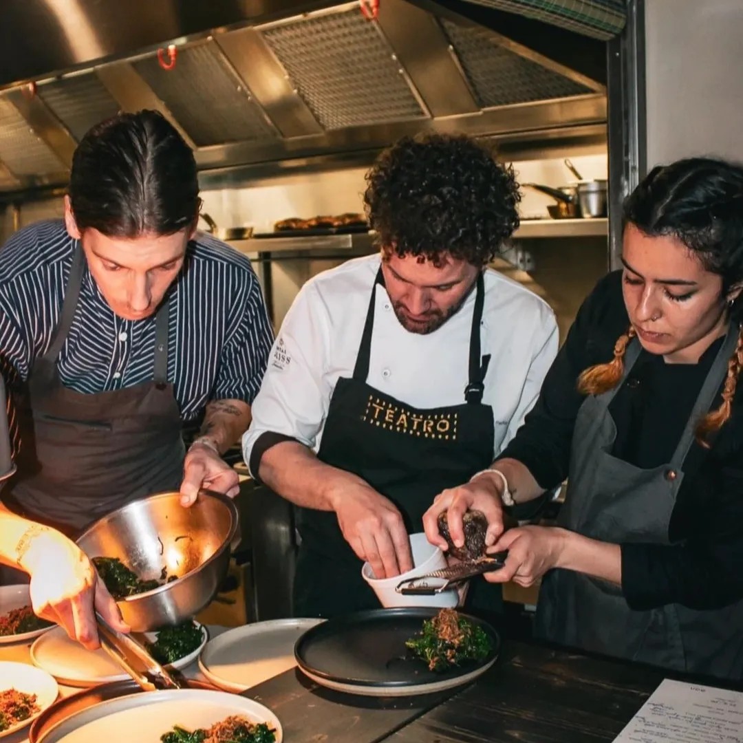 Image alt description