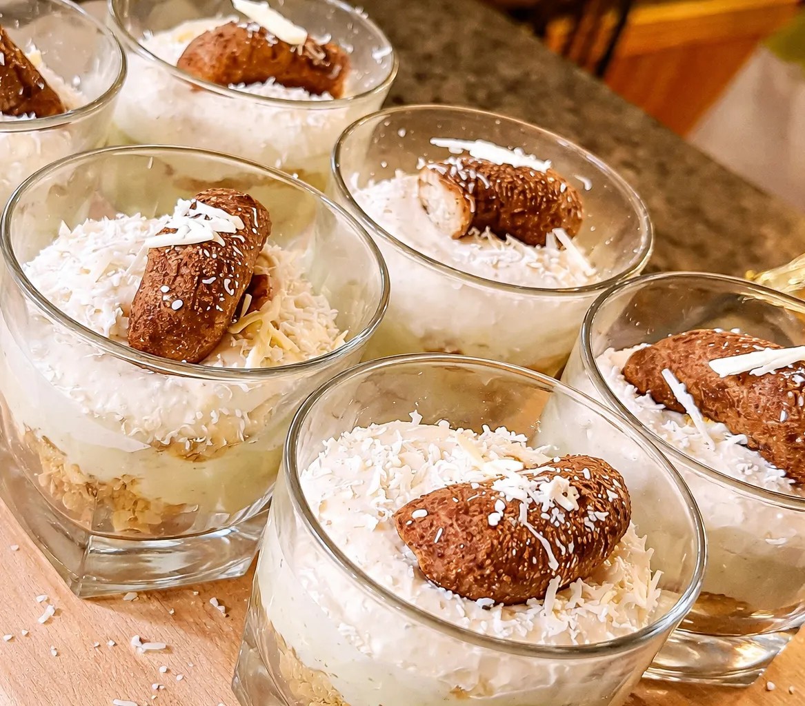 Image alt description