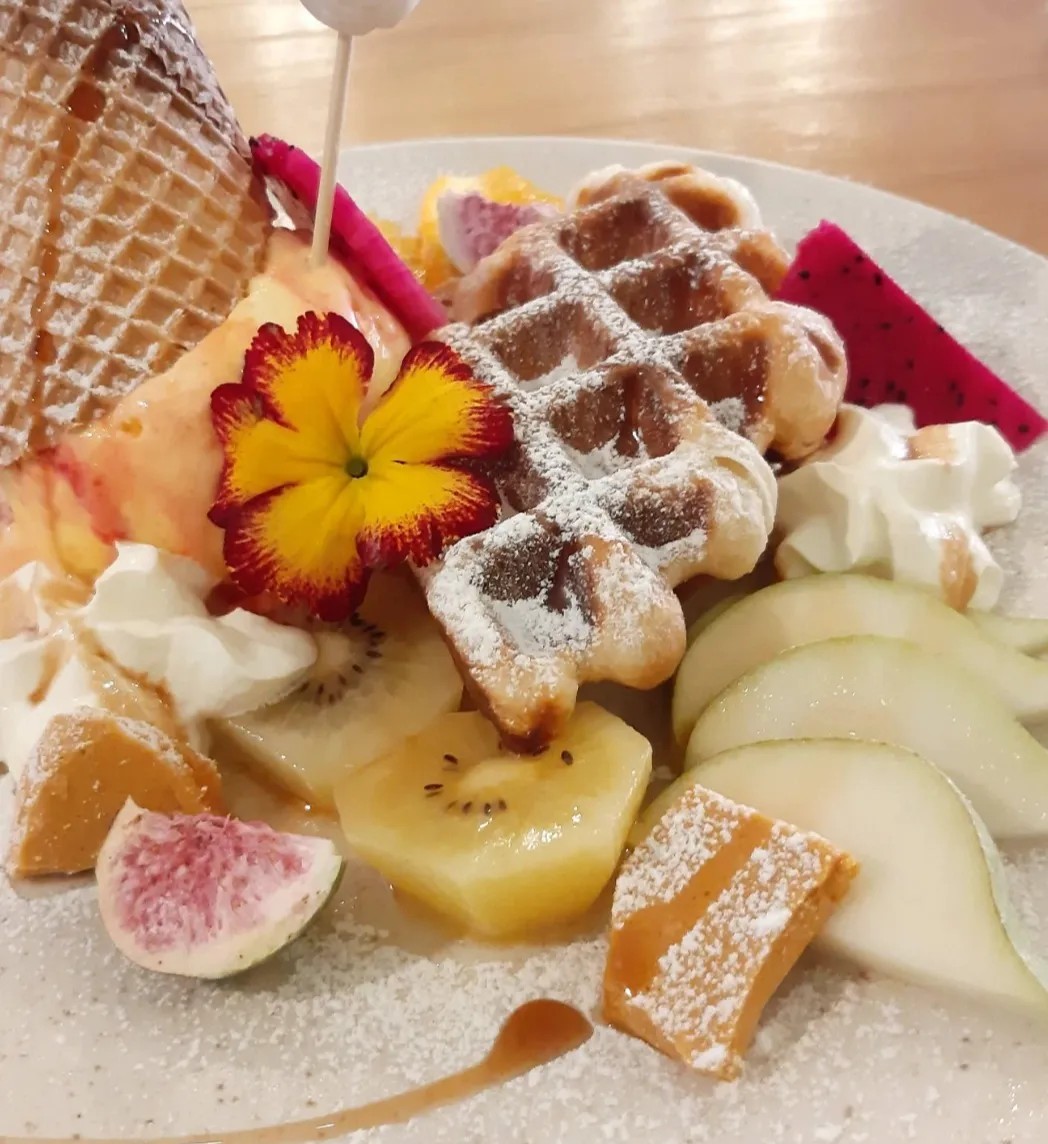 Image alt description