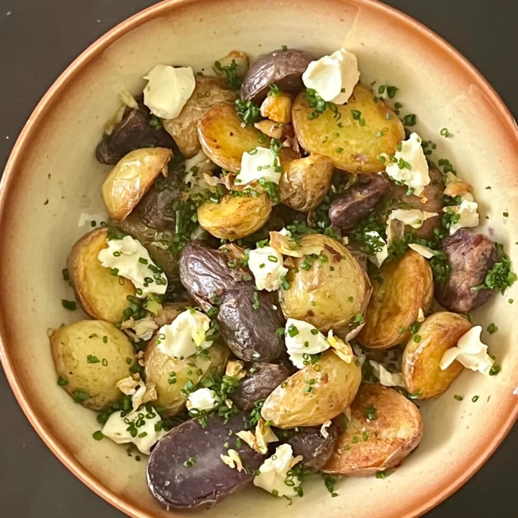 Image alt description