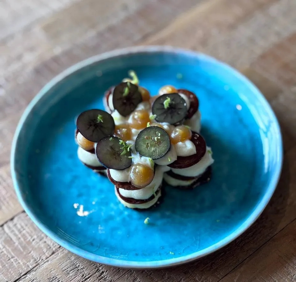 Image alt description