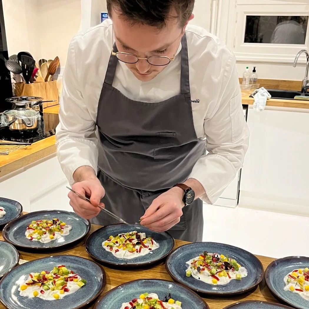 Image alt description