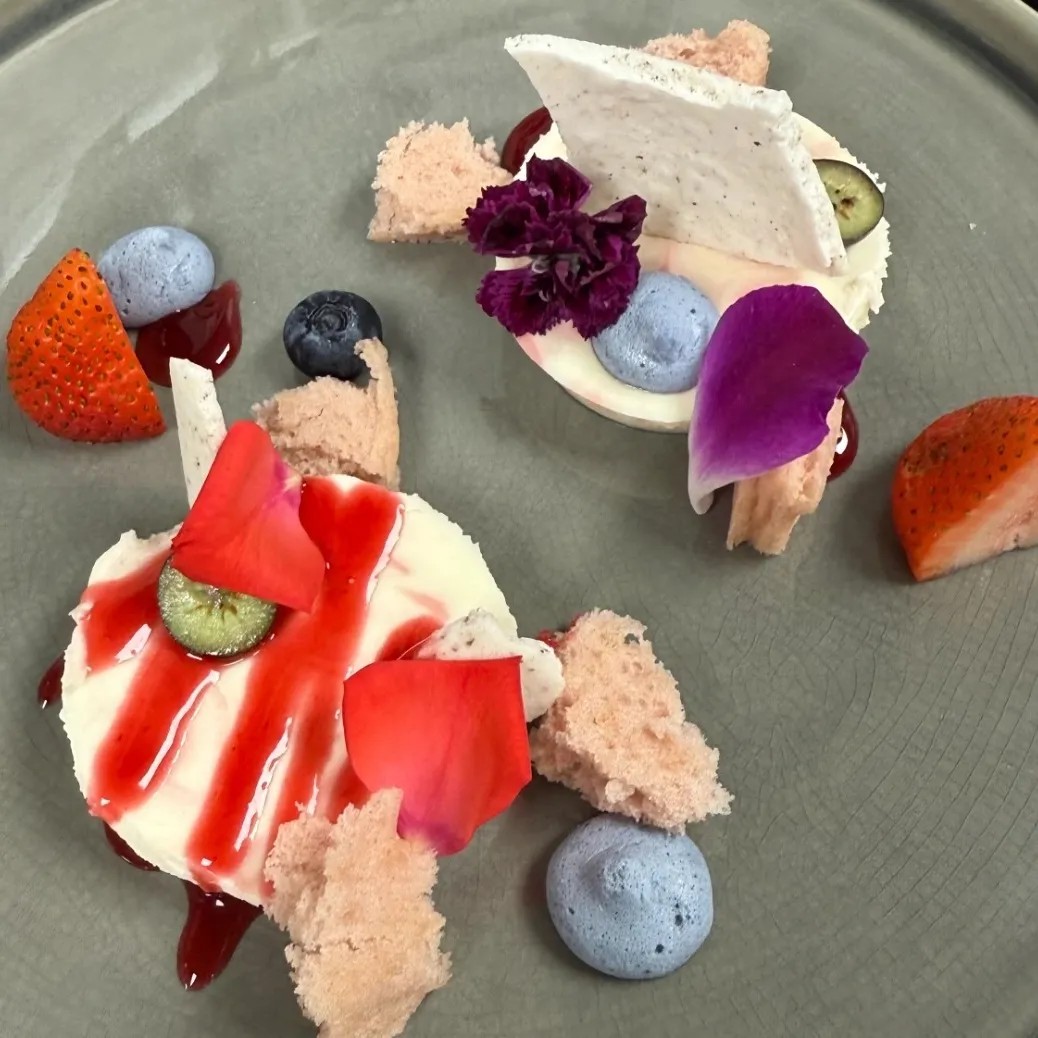 Image alt description