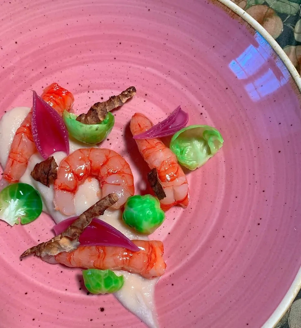 Image alt description