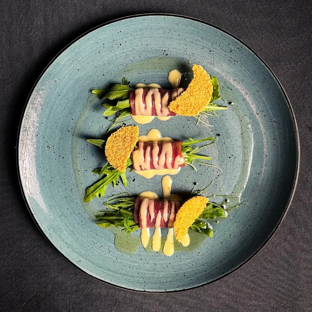 Image alt description