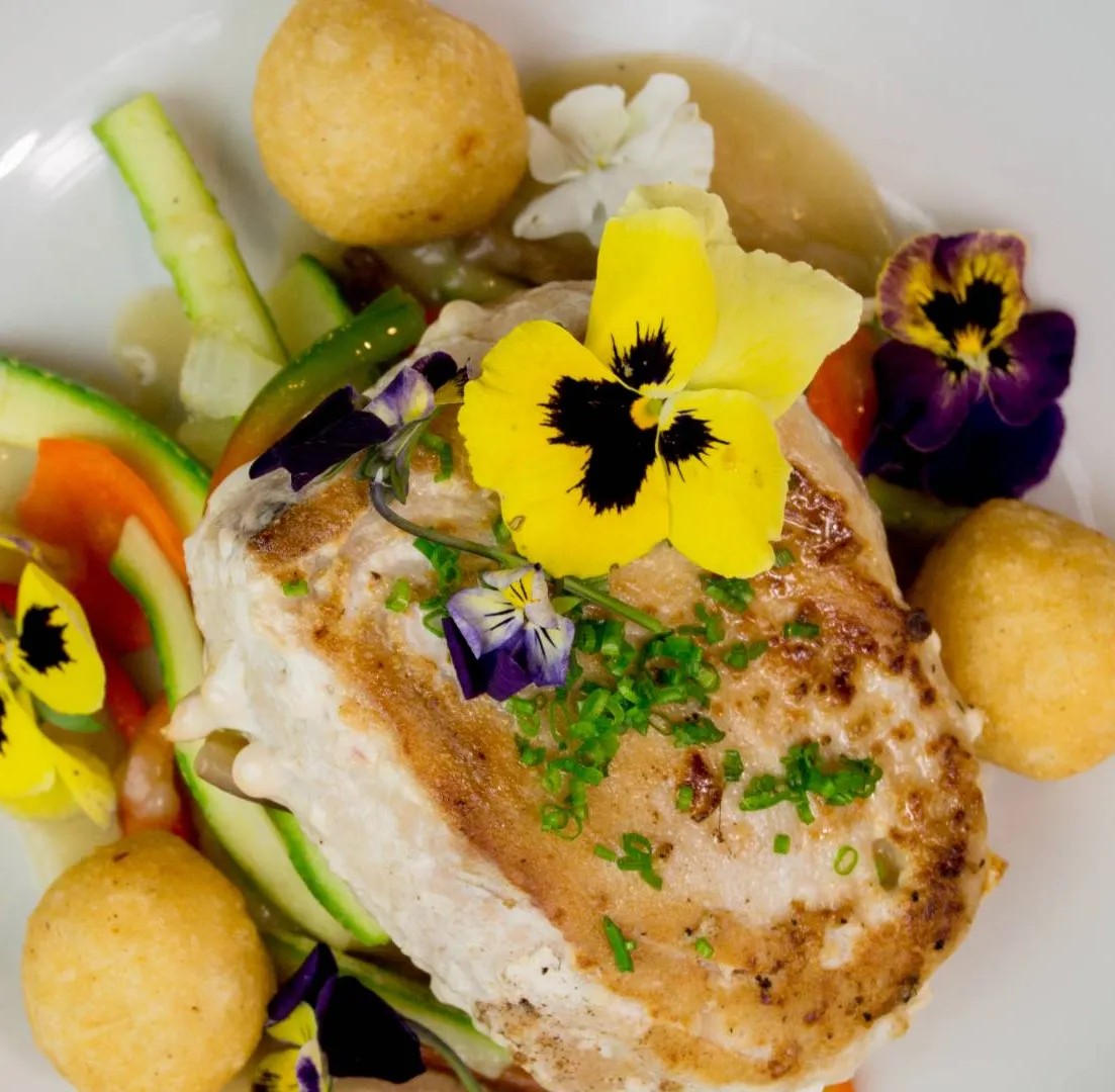 Image alt description