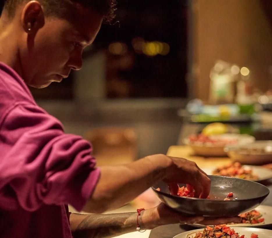 Image alt description