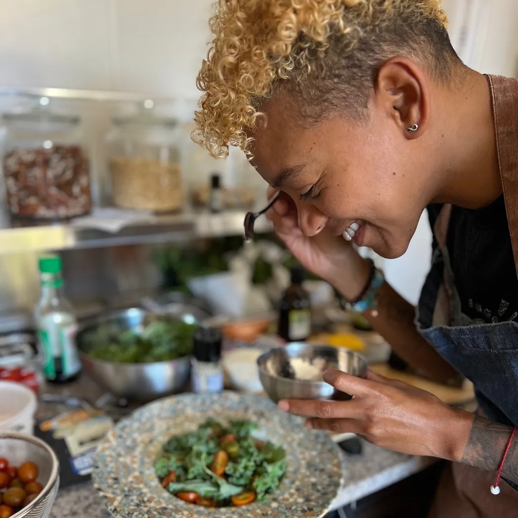 Image alt description