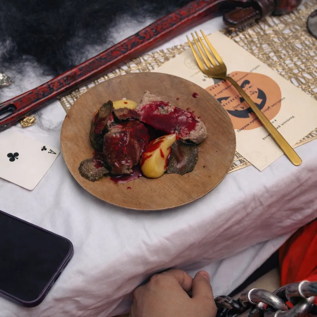 Image alt description