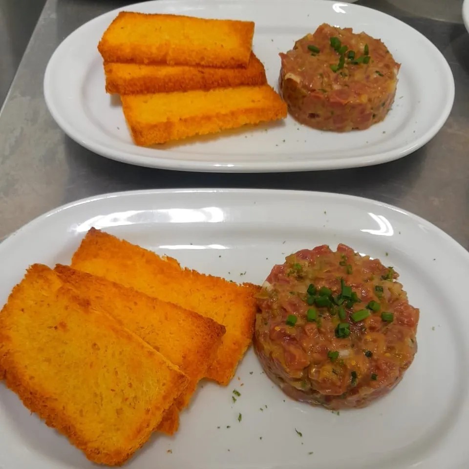 Image alt description