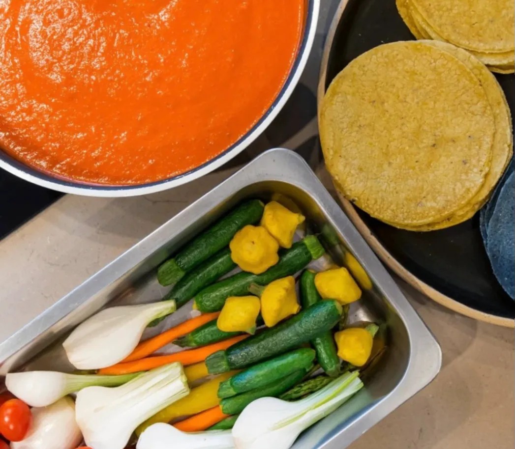 Image alt description