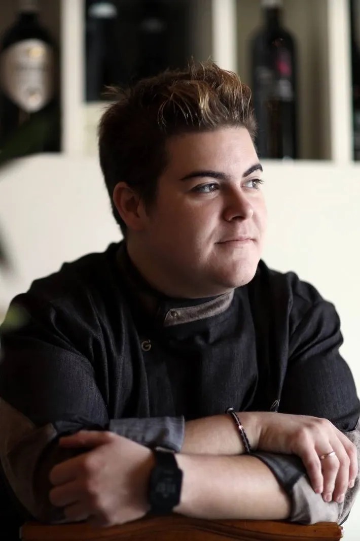 Image alt description