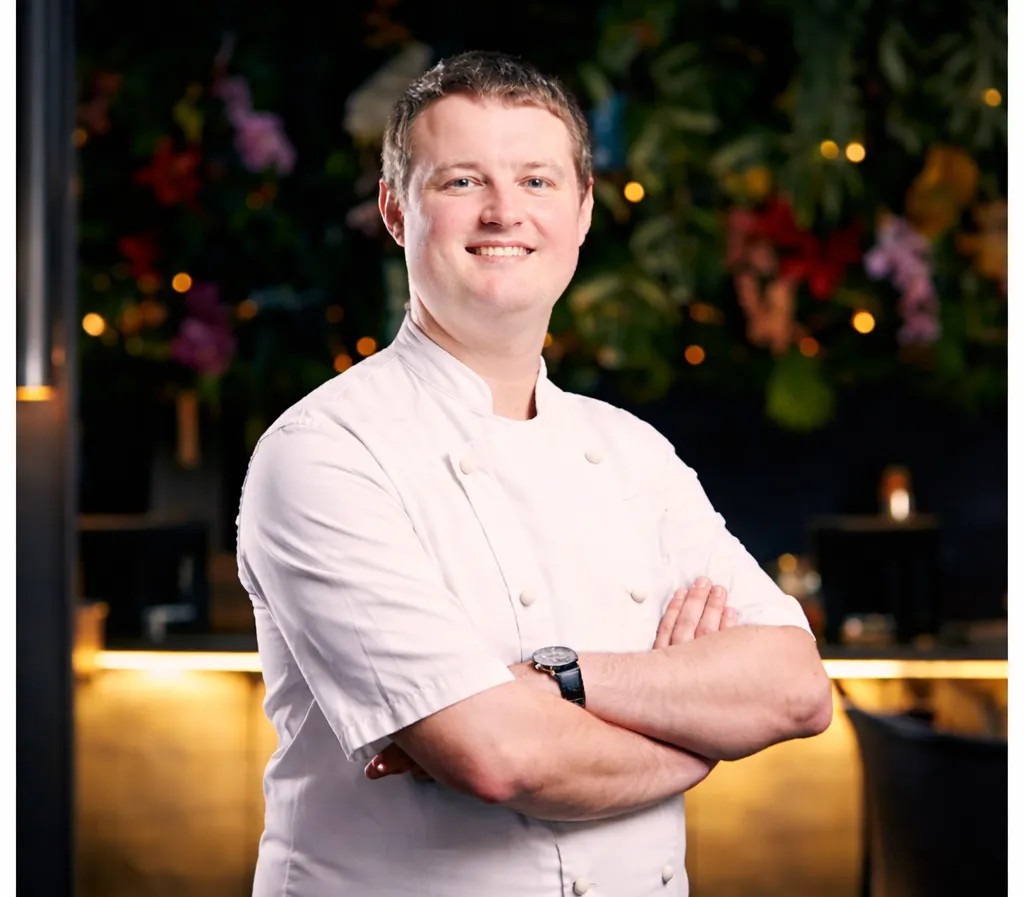 Image alt description