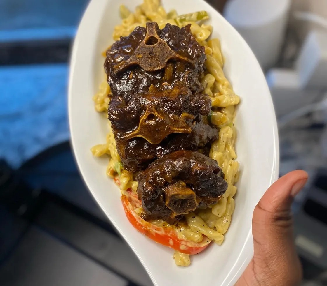 Image alt description