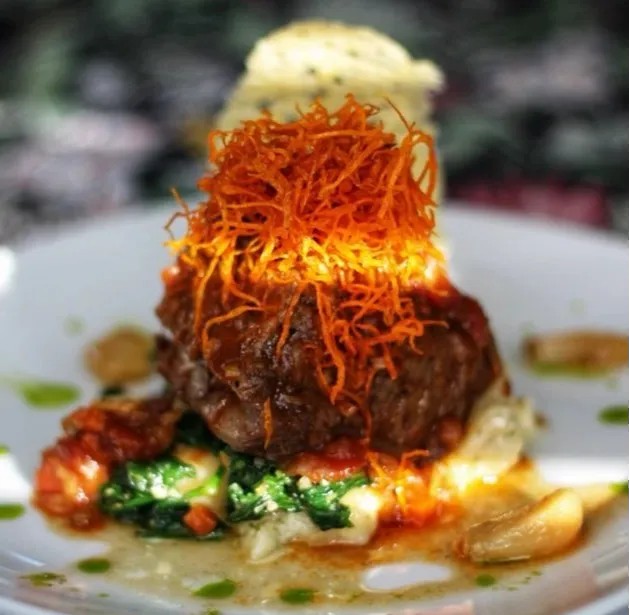 Image alt description