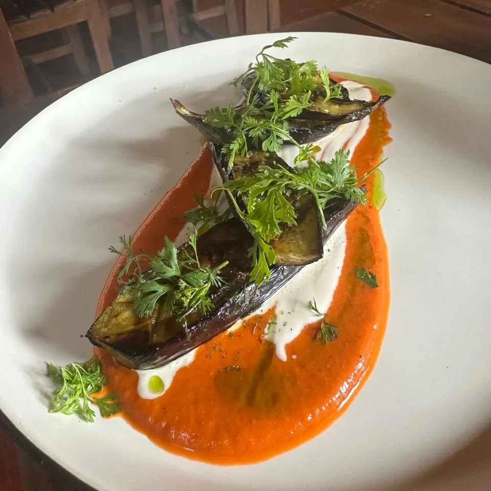 Image alt description