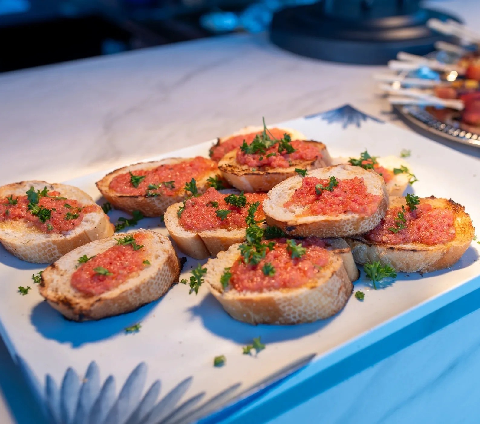 Image alt description