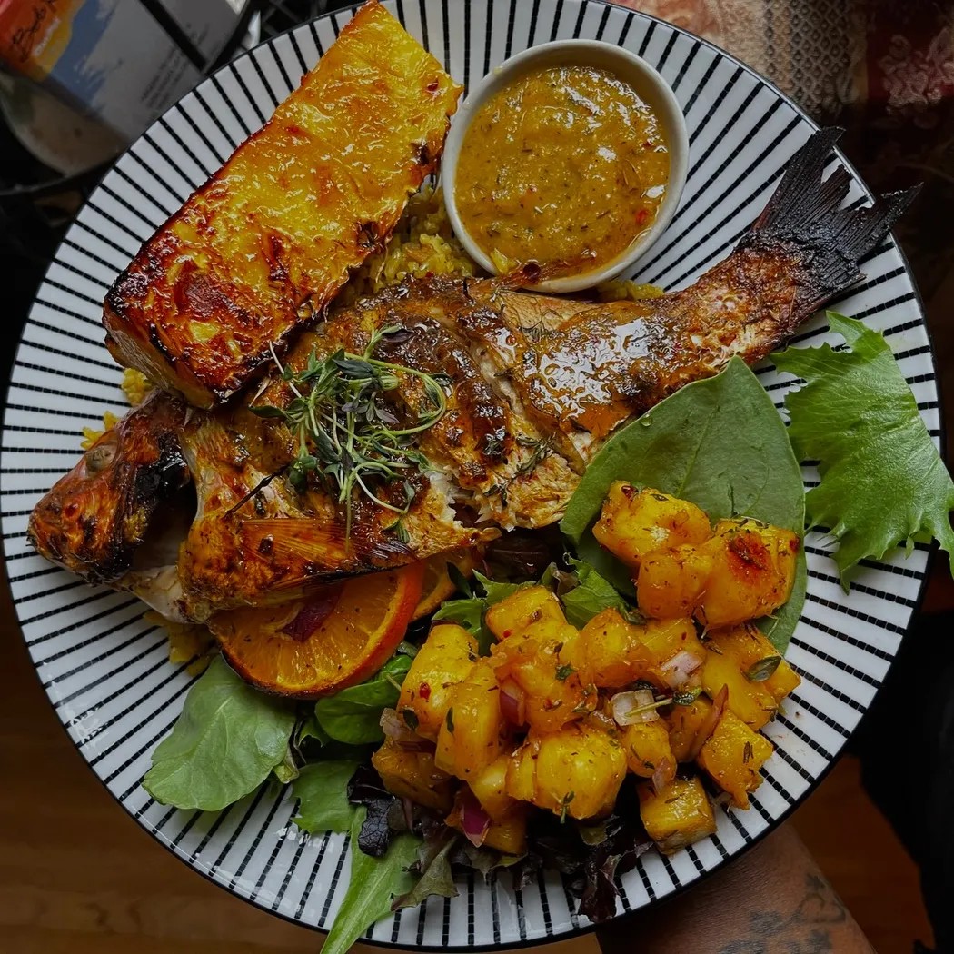 Image alt description