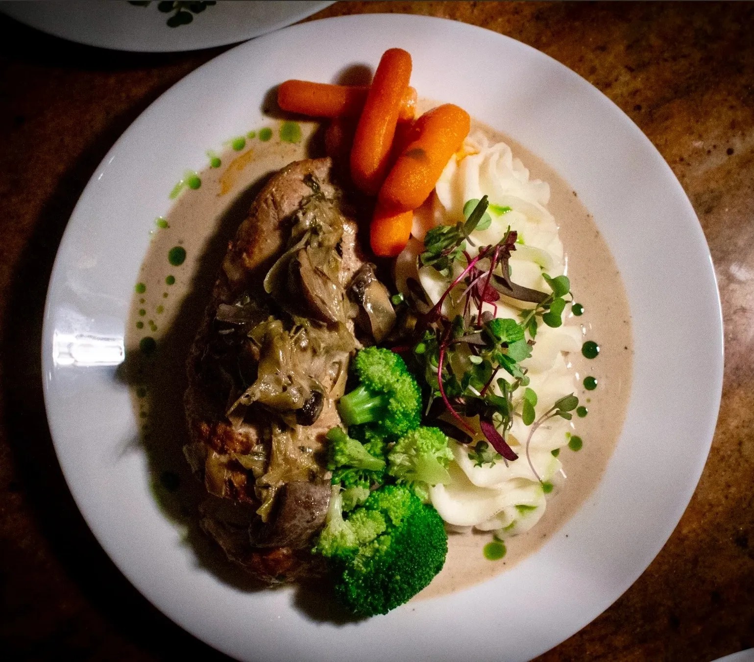 Image alt description