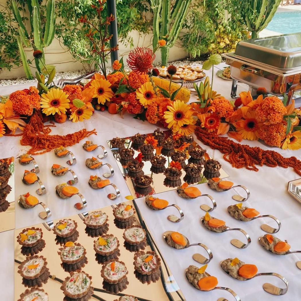 Image alt description