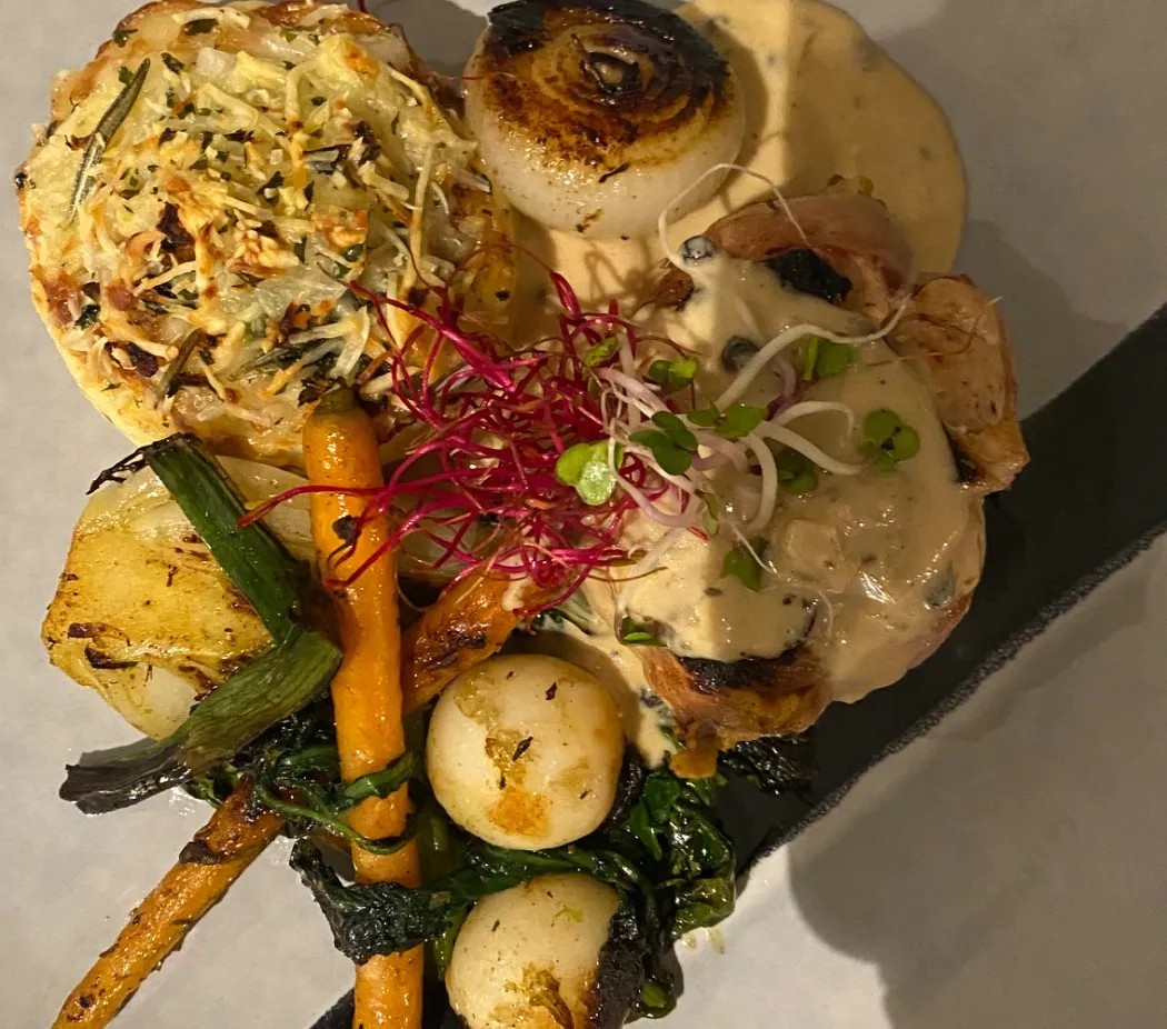 Image alt description