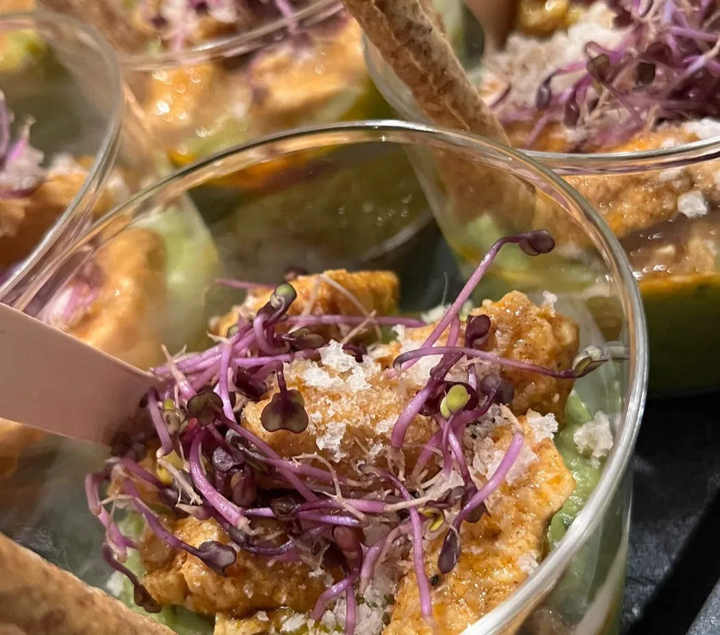 Image alt description