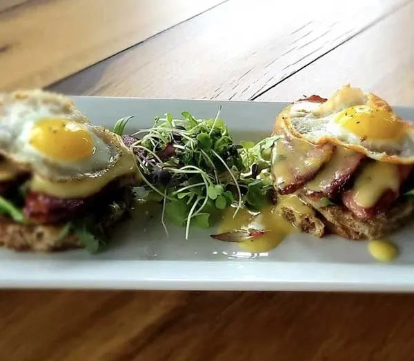 Image alt description