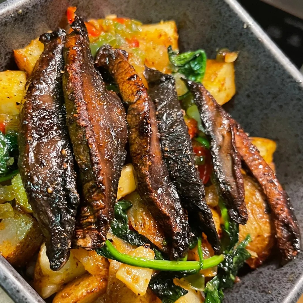 Image alt description