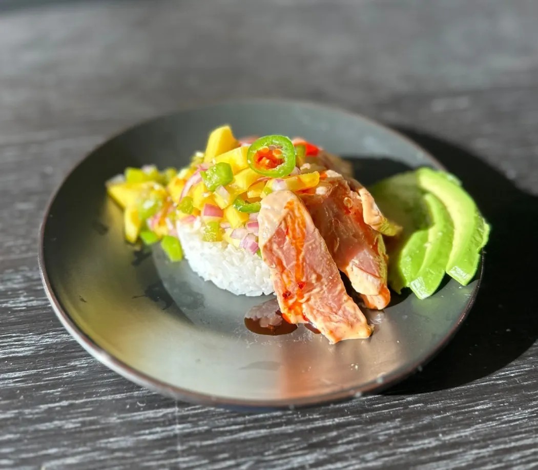 Image alt description