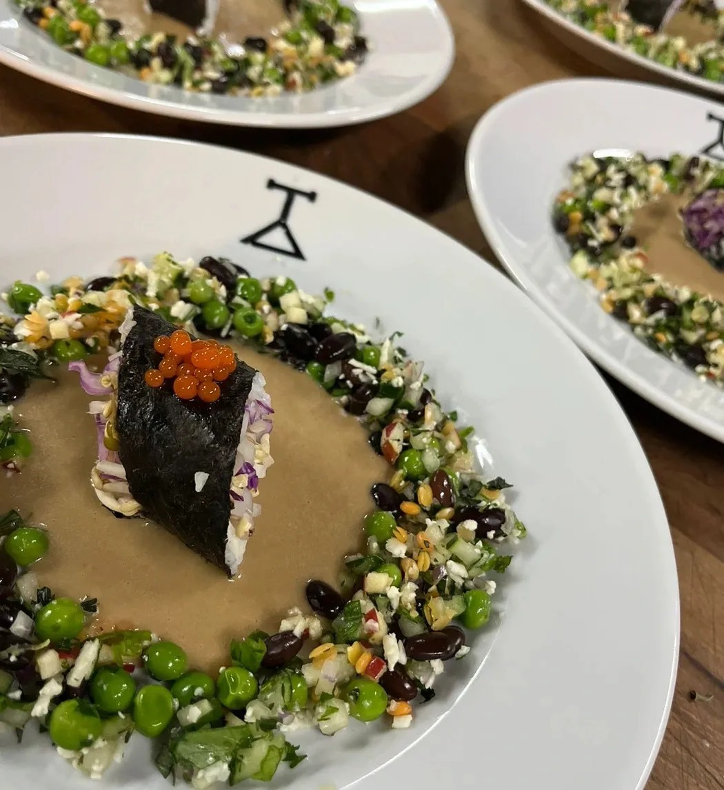 Image alt description