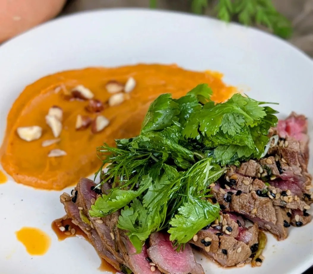 Image alt description