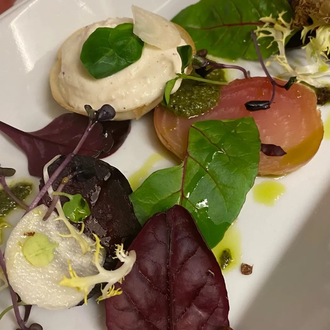 Image alt description