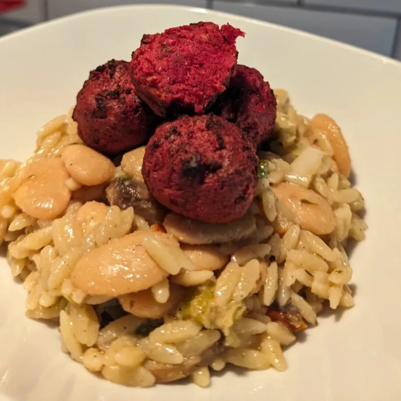 Image alt description