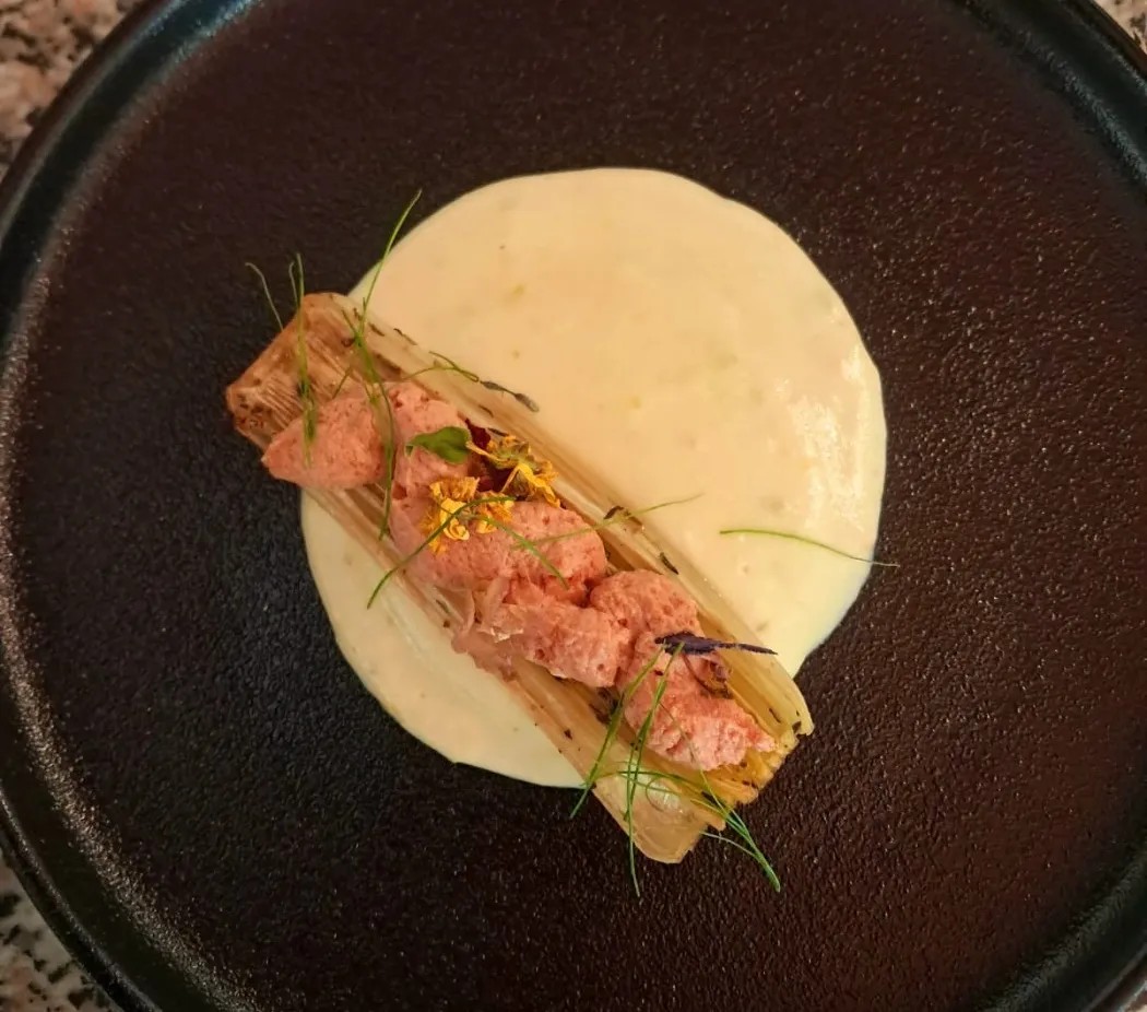 Image alt description