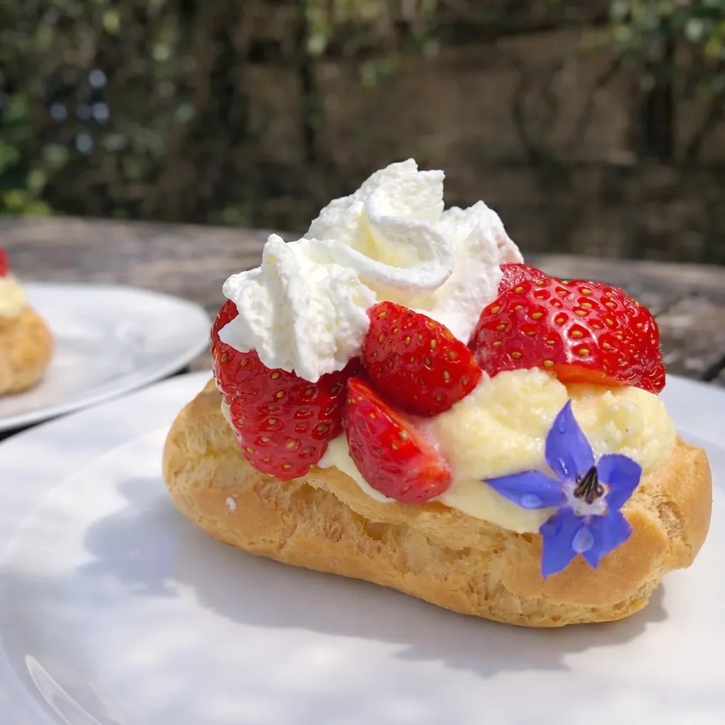 Image alt description