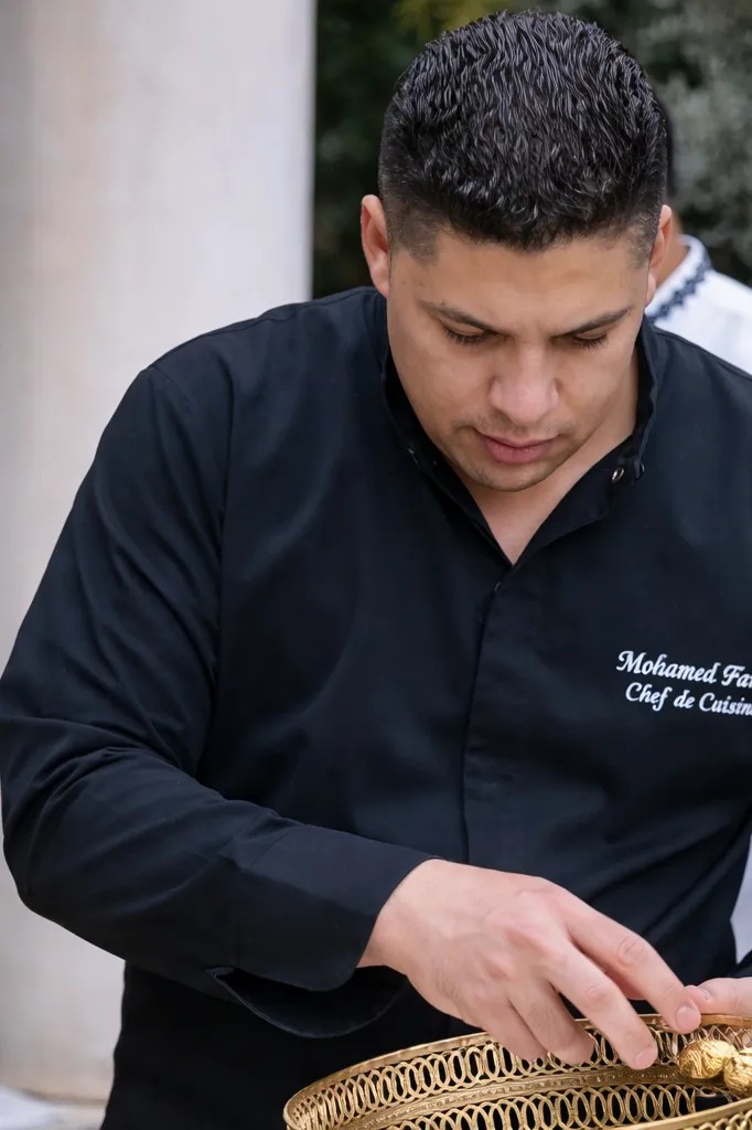 Image alt description