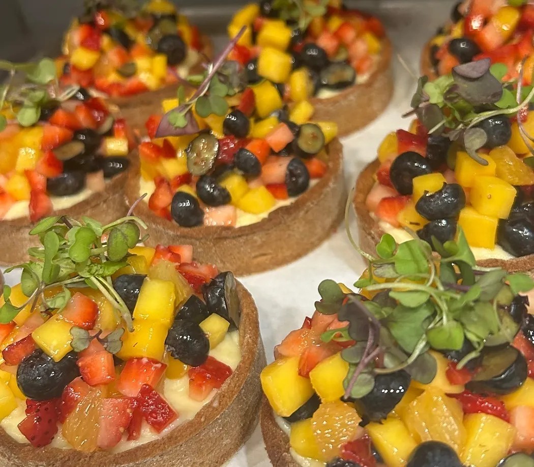 Image alt description